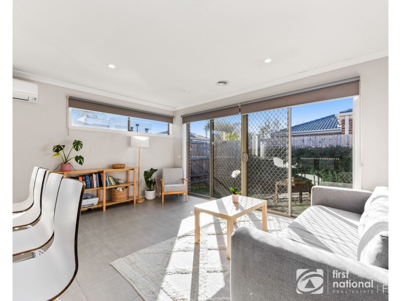 2/6-8 Walter Street, Cranbourne VIC 3977