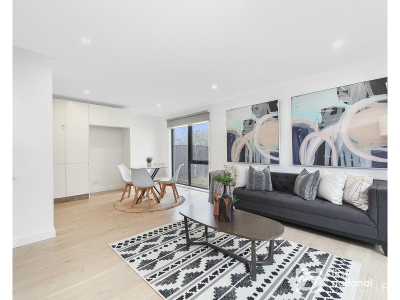 21 James Cook Drive, Cranbourne VIC 3977