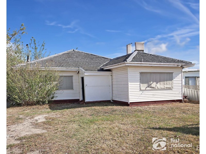 19 Damian. Court, Cranbourne VIC 3977