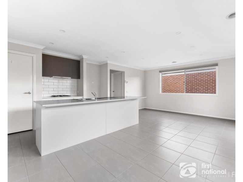 4/6-8 Walter Street, Cranbourne VIC 3977