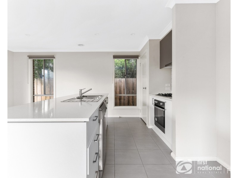 4/6-8 Walter Street, Cranbourne VIC 3977