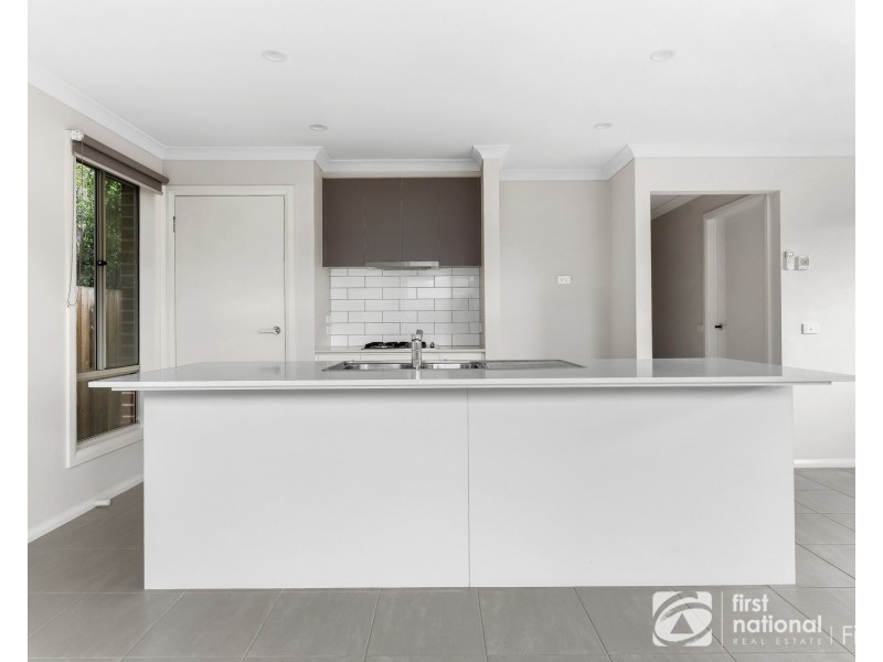 4/6-8 Walter Street, Cranbourne VIC 3977