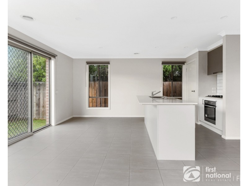 4/6-8 Walter Street, Cranbourne VIC 3977