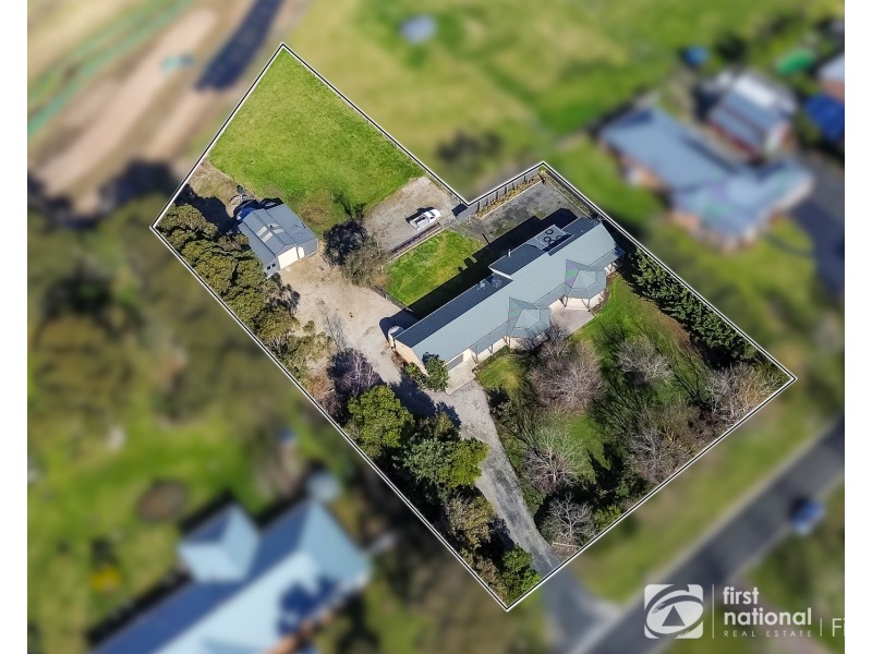 13 Fairway Court, Pakenham VIC 3810