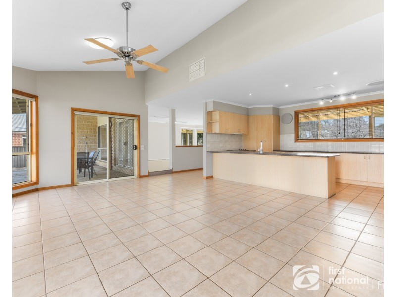 13 Fairway Court, Pakenham VIC 3810