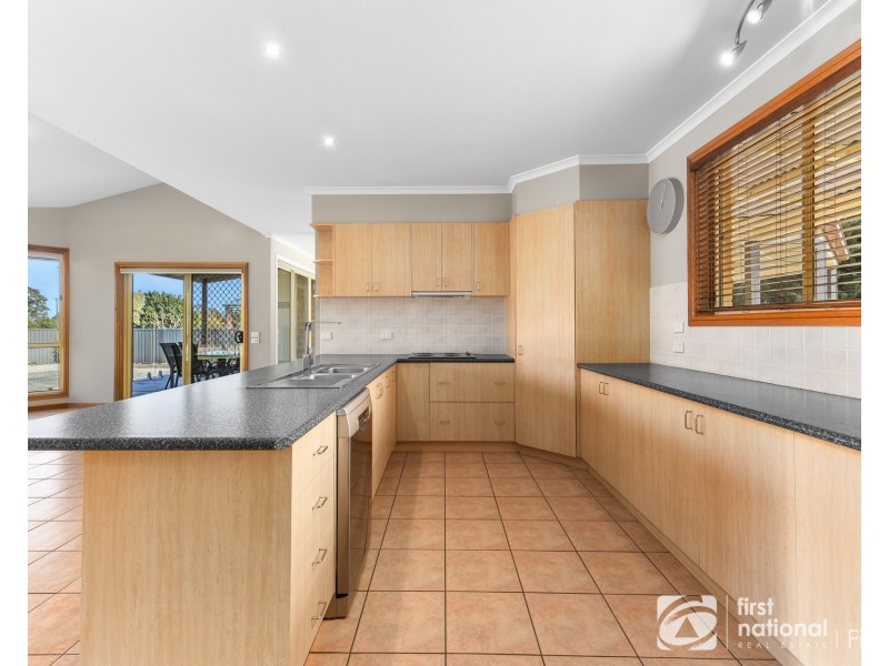 13 Fairway Court, Pakenham VIC 3810