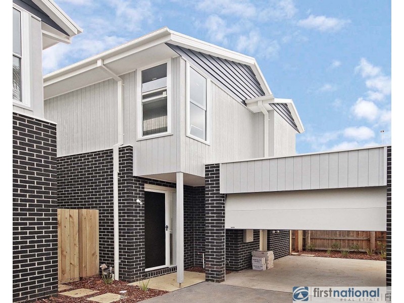 3/2 Mundaring Drive, Cranbourne VIC 3977