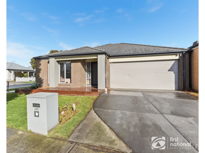 134 Lineham Drive, Cranbourne East VIC 3977