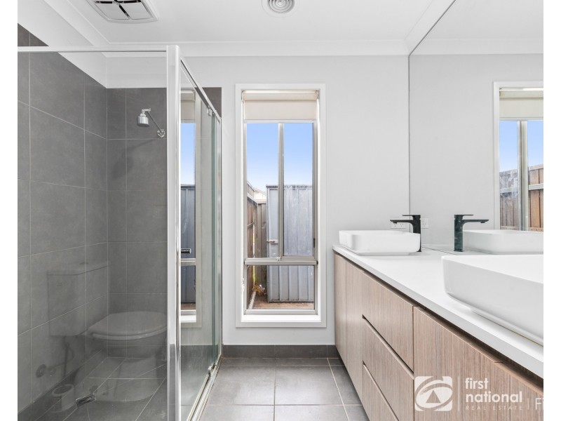 134 Lineham Drive, Cranbourne East VIC 3977