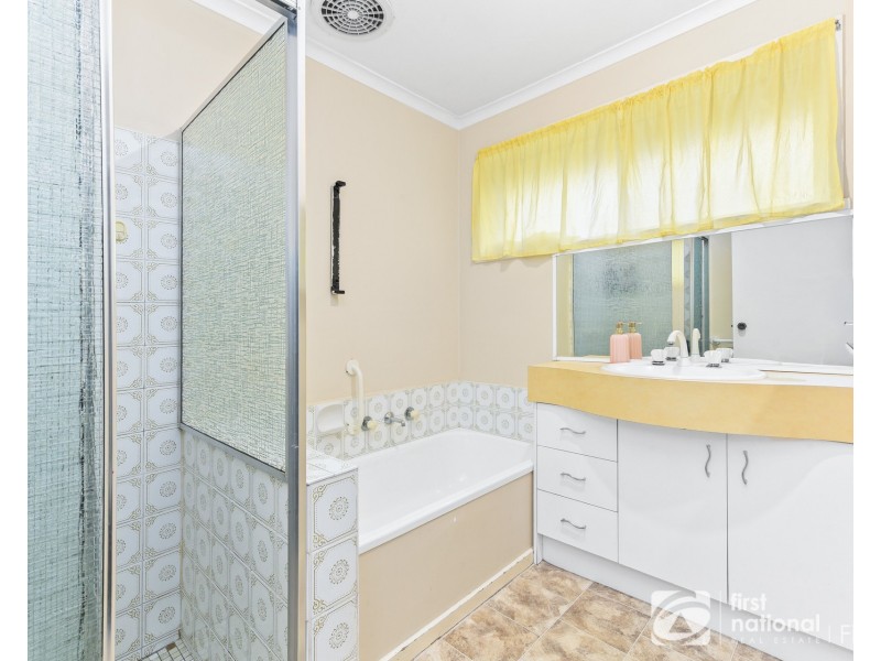 2/29 Bowen Street, Cranbourne VIC 3977