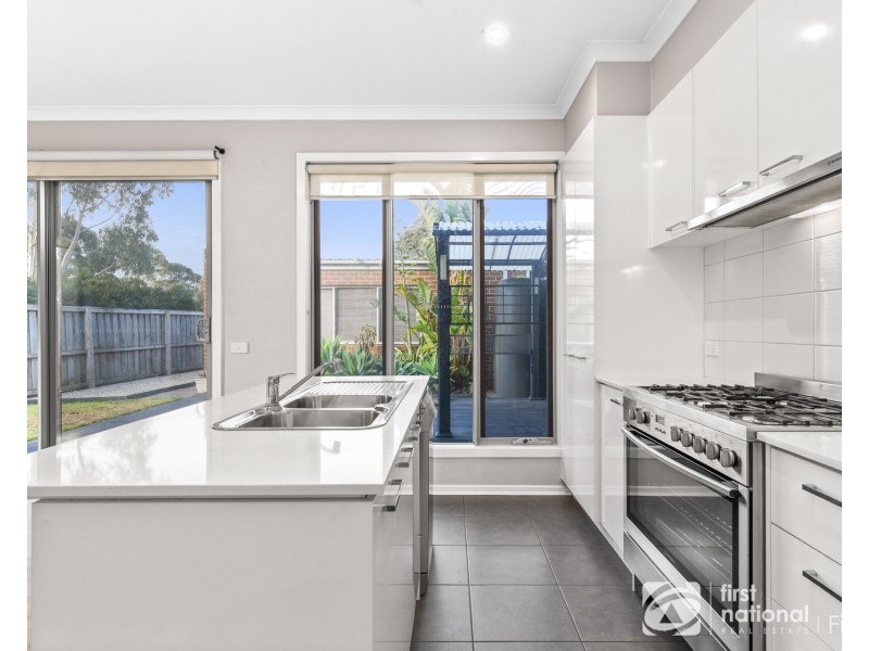 14 Nanea Path, Cranbourne VIC 3977