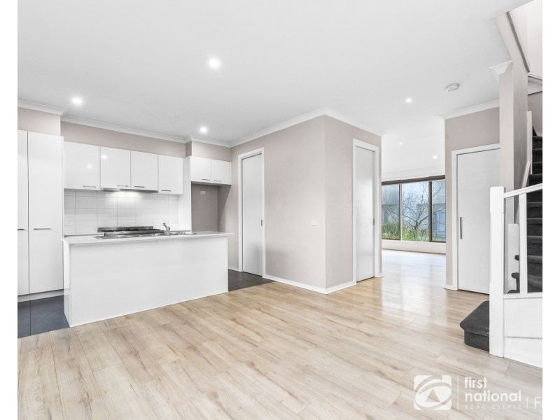 14 Nanea Path, Cranbourne VIC 3977