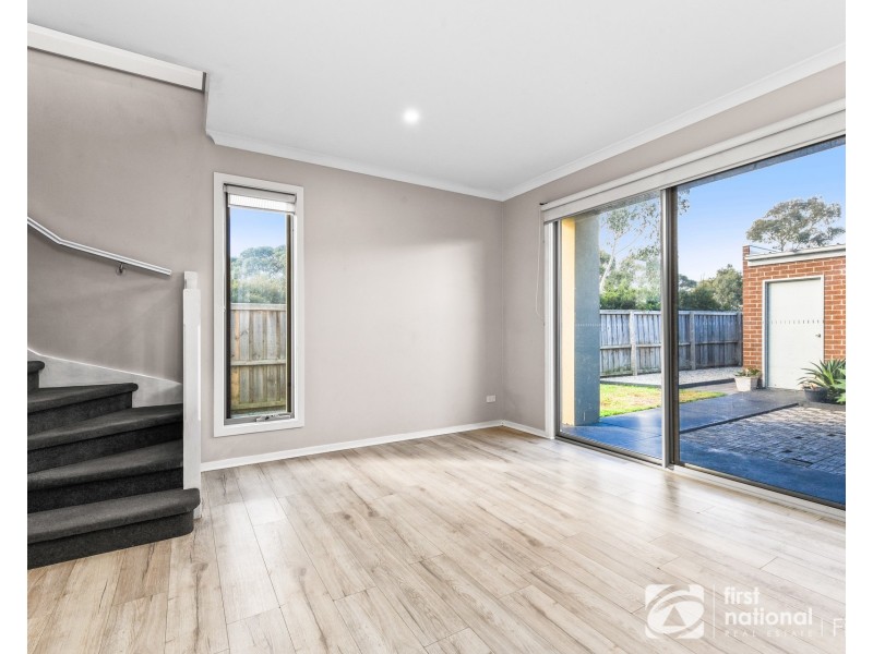 14 Nanea Path, Cranbourne VIC 3977