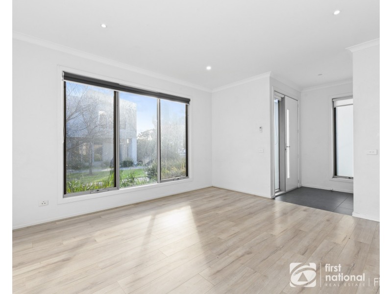 14 Nanea Path, Cranbourne VIC 3977