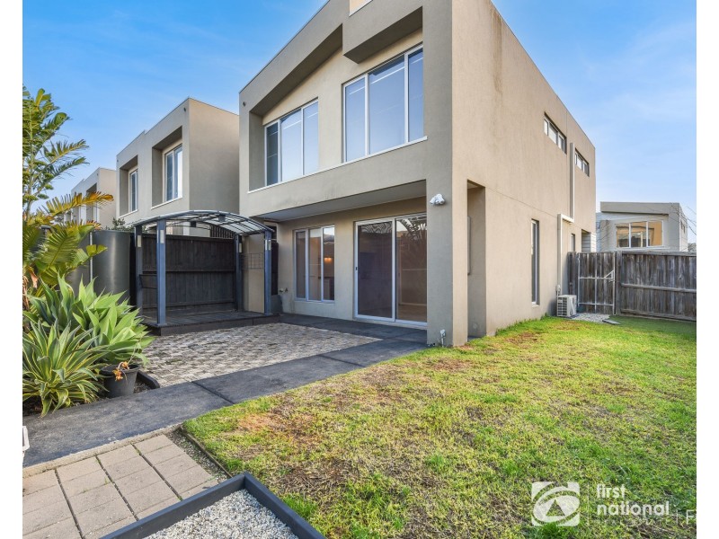 14 Nanea Path, Cranbourne VIC 3977