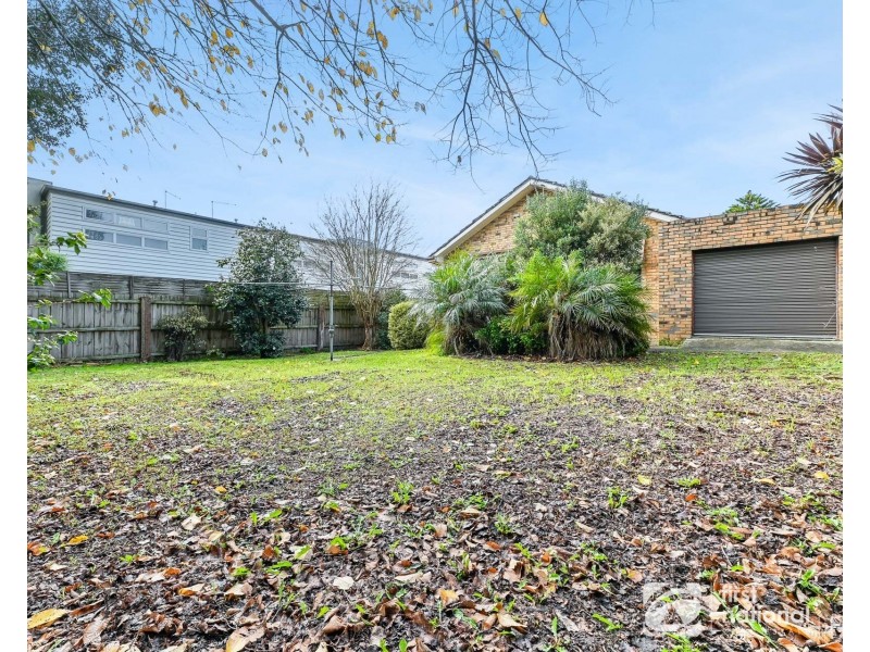 13 Lamb Street, Cranbourne VIC 3977