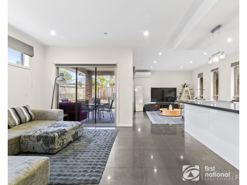 22 Mickleham Drive, Cranbourne North VIC 3977