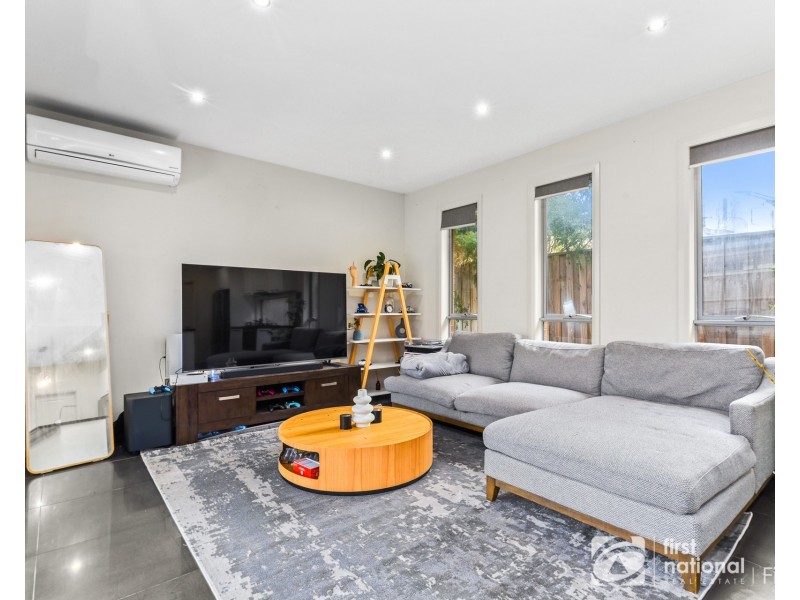 22 Mickleham Drive, Cranbourne North VIC 3977