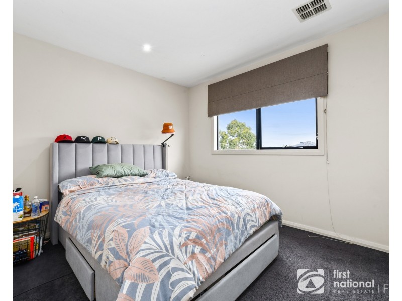 22 Mickleham Drive, Cranbourne North VIC 3977