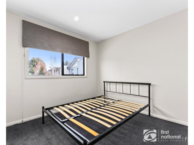 22 Mickleham Drive, Cranbourne North VIC 3977