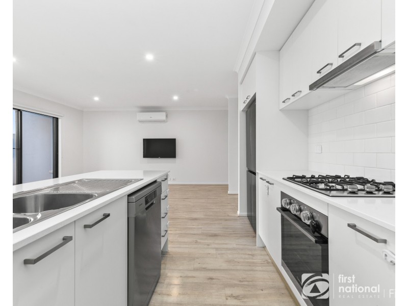 15 Hibiya Way, Clyde North VIC 3978