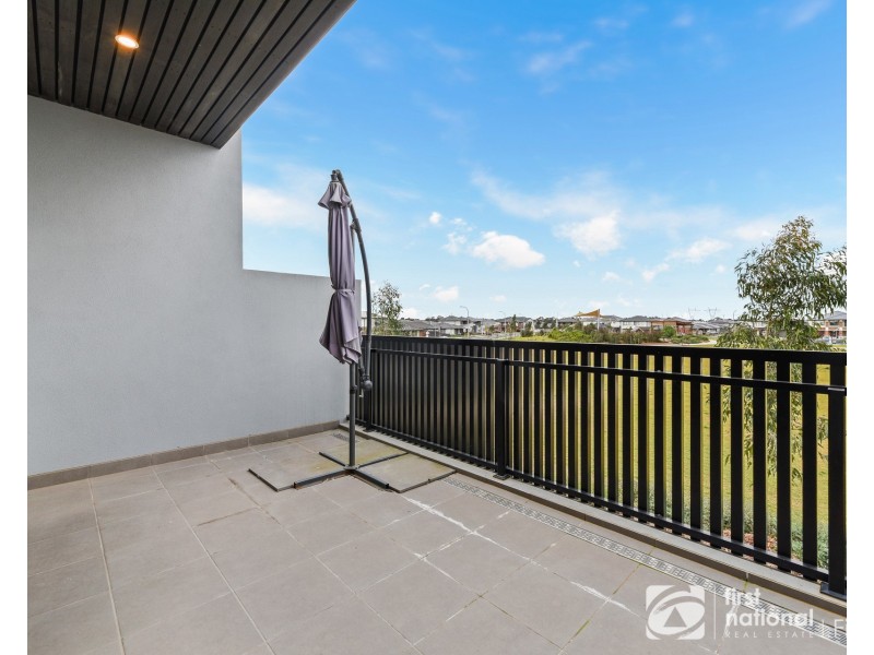 15 Hibiya Way, Clyde North VIC 3978