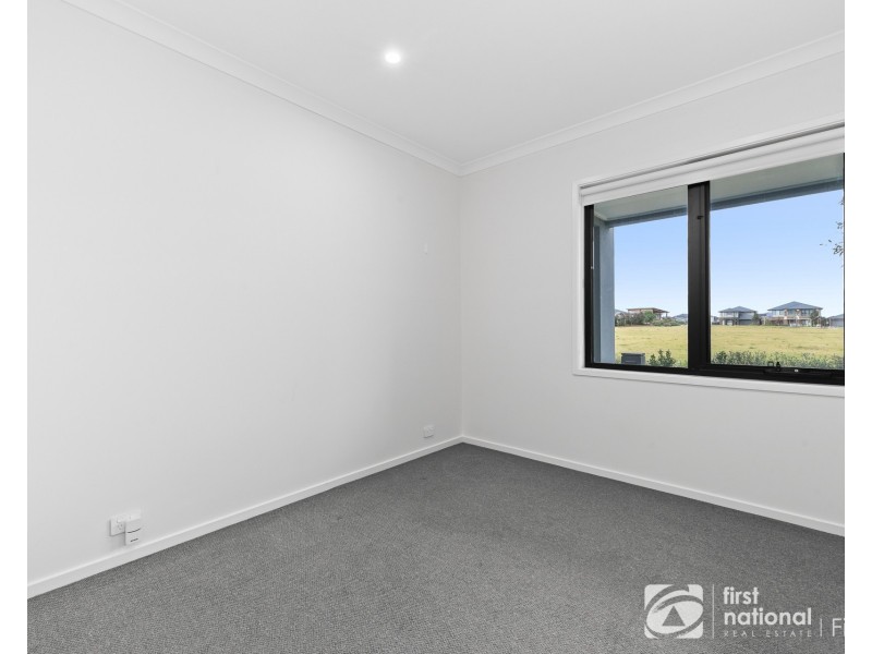 15 Hibiya Way, Clyde North VIC 3978