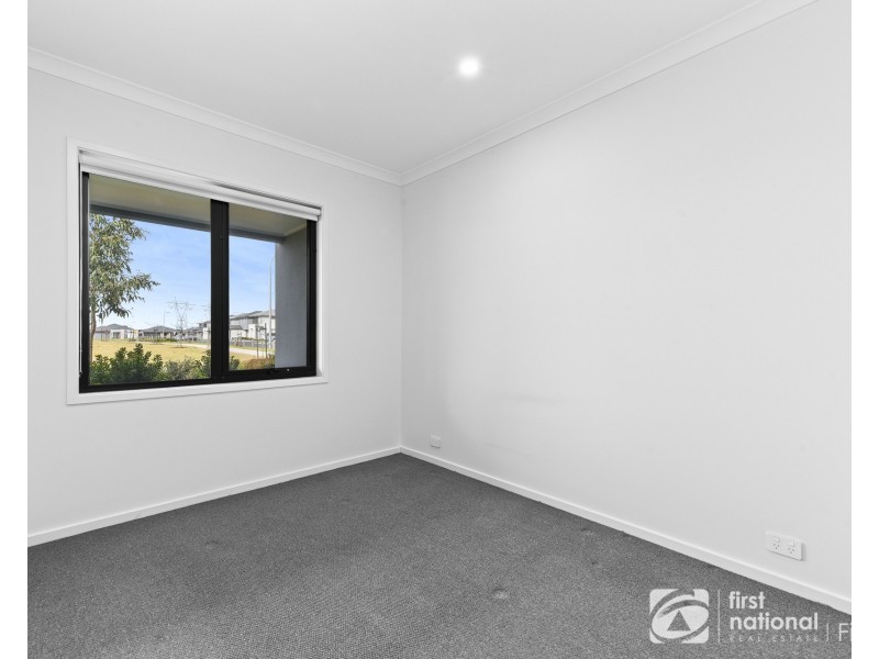 15 Hibiya Way, Clyde North VIC 3978