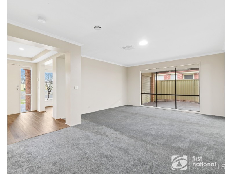 23 Monahans Road, Cranbourne West VIC 3977
