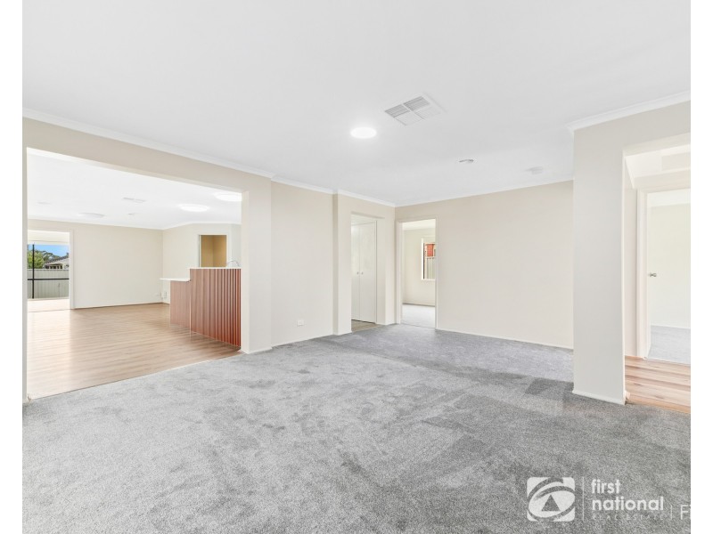23 Monahans Road, Cranbourne West VIC 3977