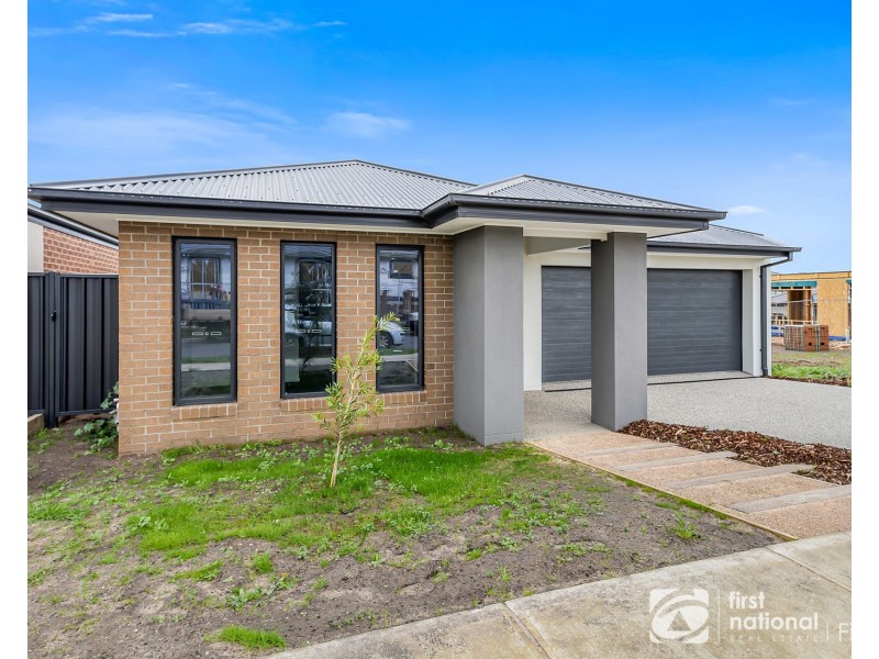 20 Nightfall Avenue, Clyde North VIC 3978