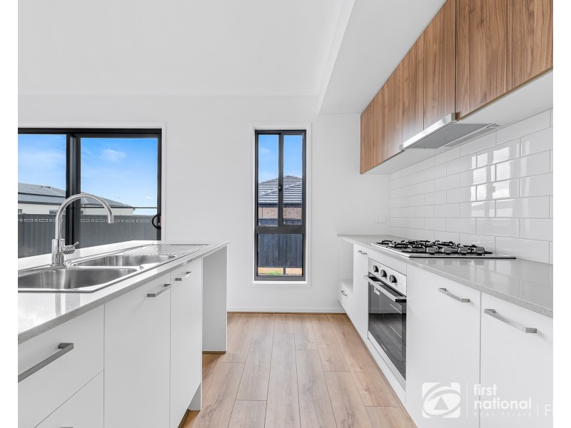 20 Nightfall Avenue, Clyde North VIC 3978