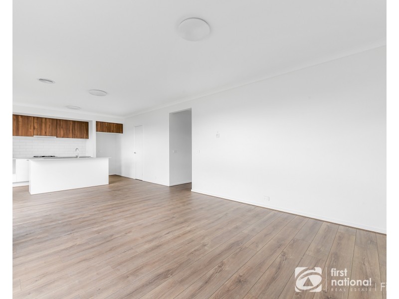 20 Nightfall Avenue, Clyde North VIC 3978