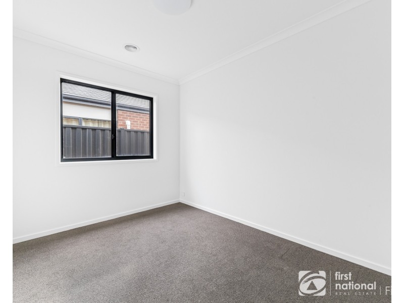 20 Nightfall Avenue, Clyde North VIC 3978