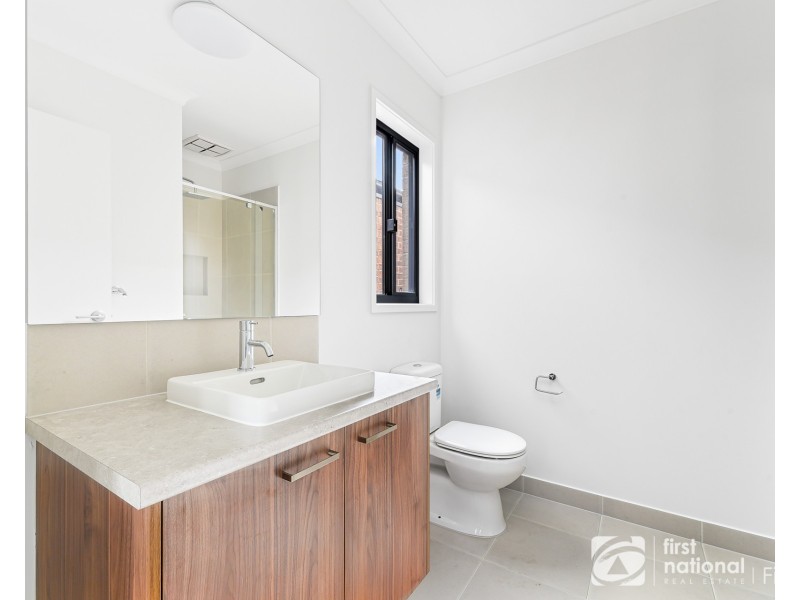 20 Nightfall Avenue, Clyde North VIC 3978