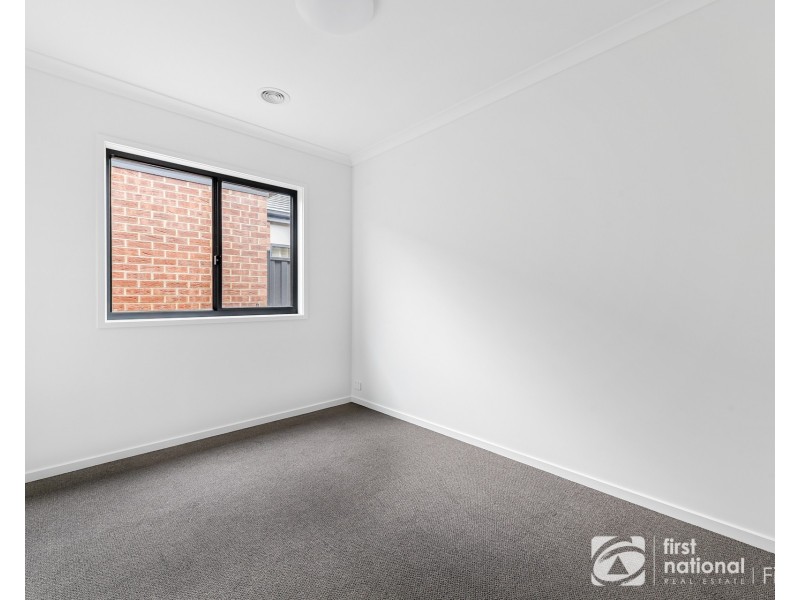 20 Nightfall Avenue, Clyde North VIC 3978