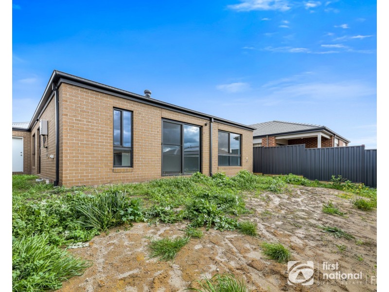 20 Nightfall Avenue, Clyde North VIC 3978