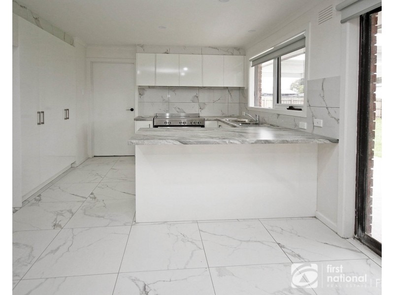 10 Mawson Court, Cranbourne North VIC 3977