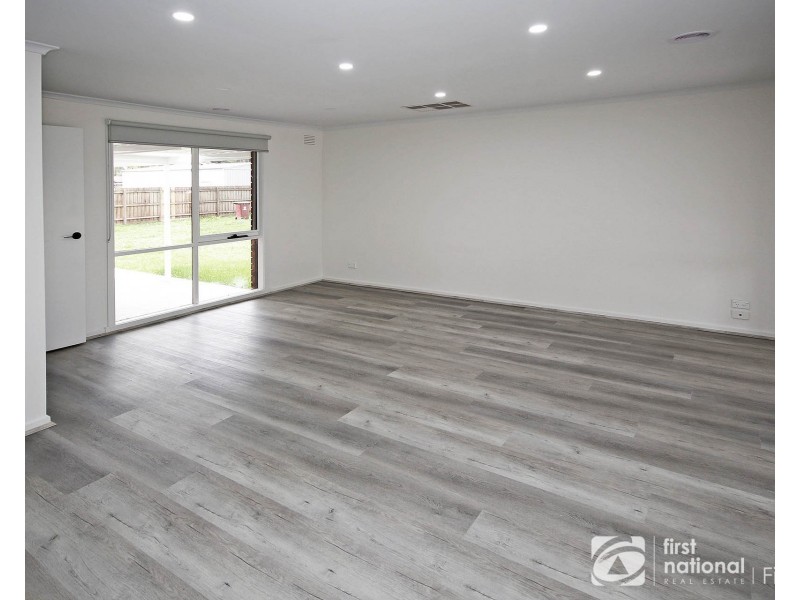 10 Mawson Court, Cranbourne North VIC 3977
