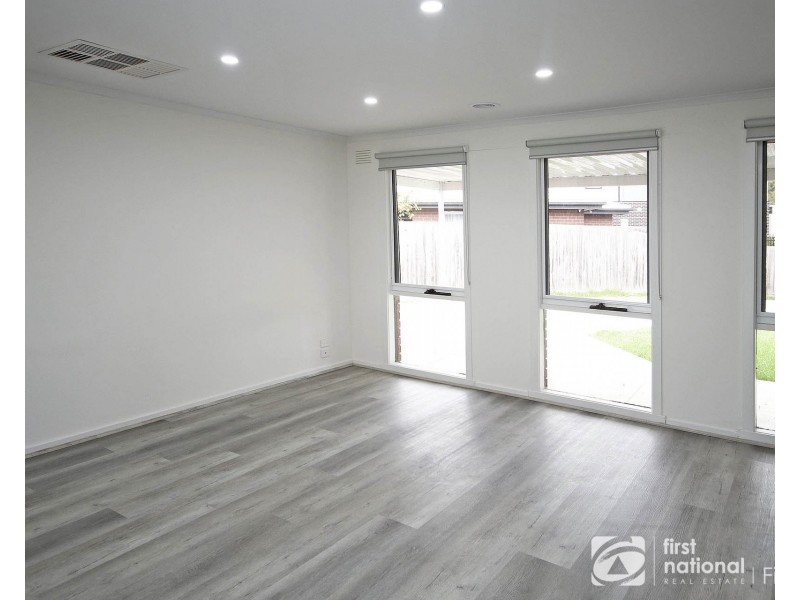 10 Mawson Court, Cranbourne North VIC 3977