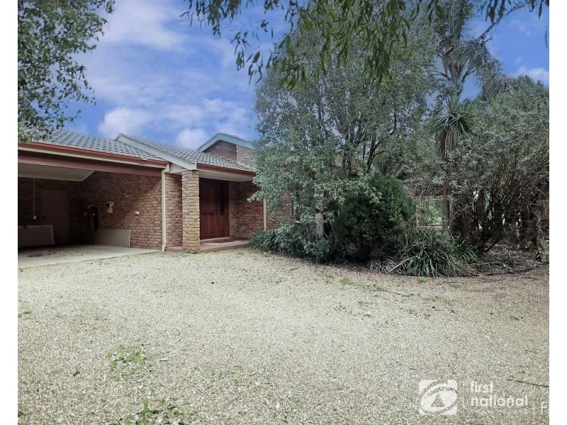 85 Devon Road, Devon Meadows VIC 3977