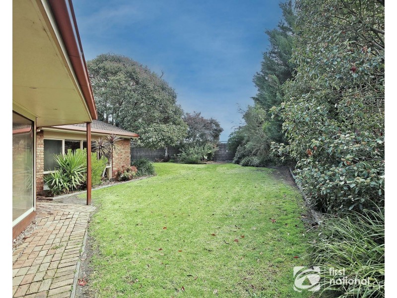 85 Devon Road, Devon Meadows VIC 3977