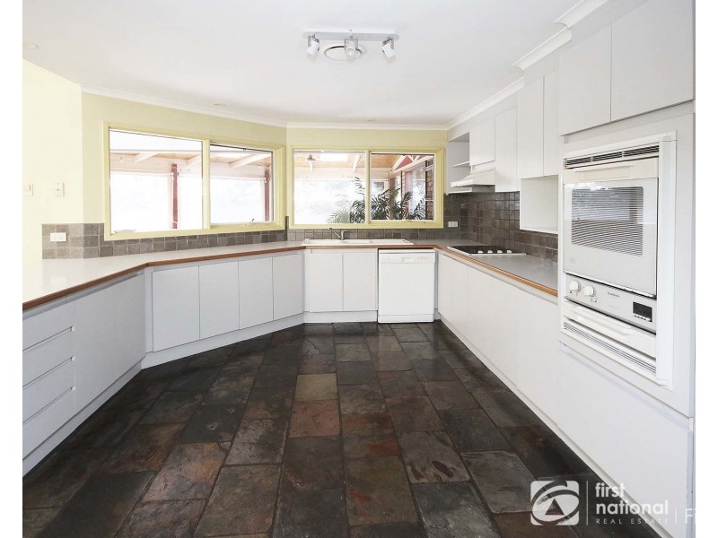 85 Devon Road, Devon Meadows VIC 3977