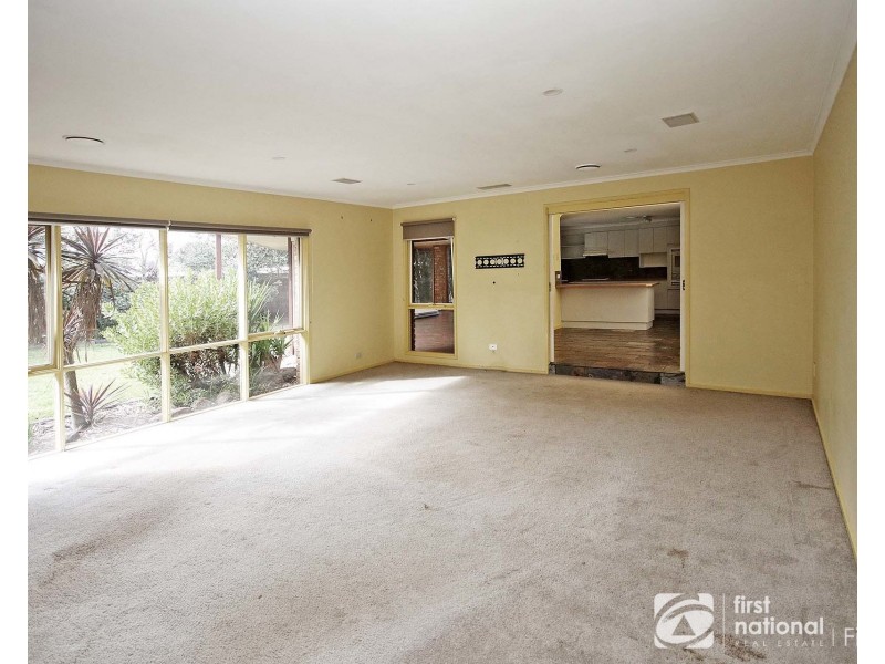 85 Devon Road, Devon Meadows VIC 3977