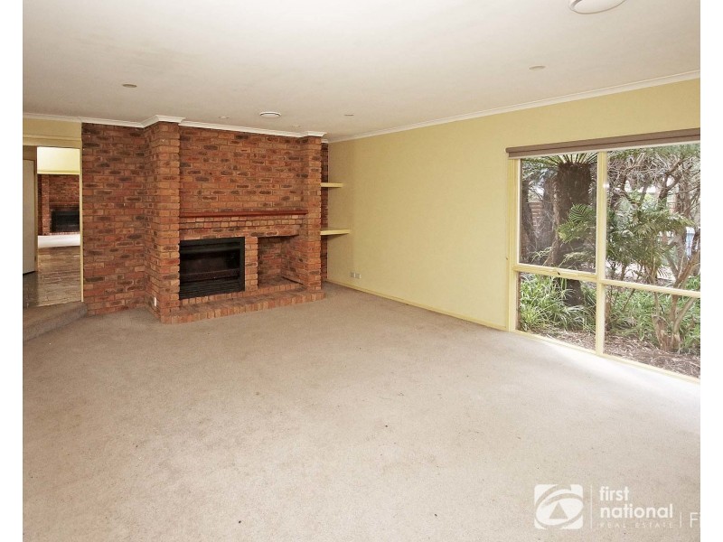 85 Devon Road, Devon Meadows VIC 3977