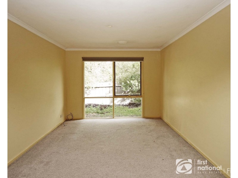 85 Devon Road, Devon Meadows VIC 3977