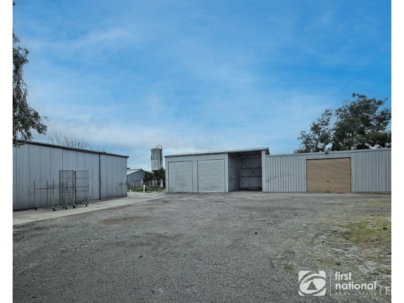 85 Devon Road, Devon Meadows VIC 3977