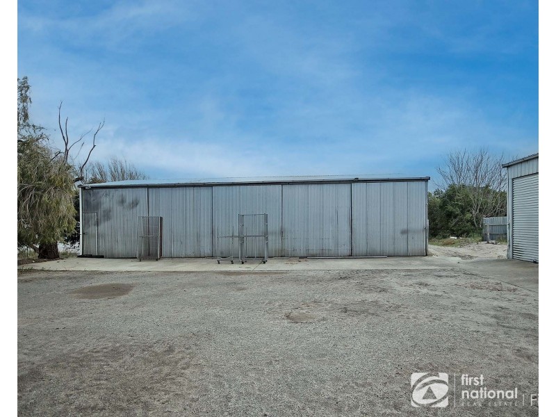 85 Devon Road, Devon Meadows VIC 3977