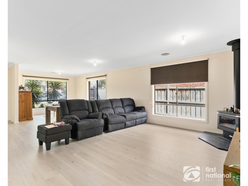14 Thunderbolt Drive, Cranbourne East VIC 3977