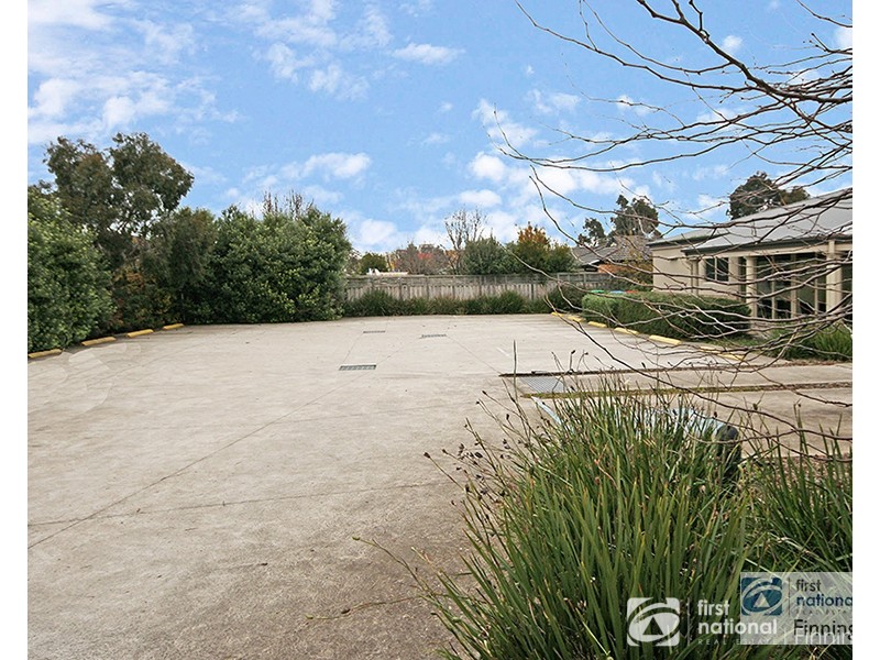 1-3 Brindalee Place, Cranbourne East VIC 3977